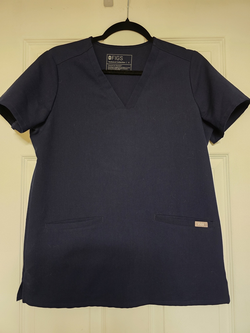 FIGS Women's Navy Casma V-Neck Scrub Top Small